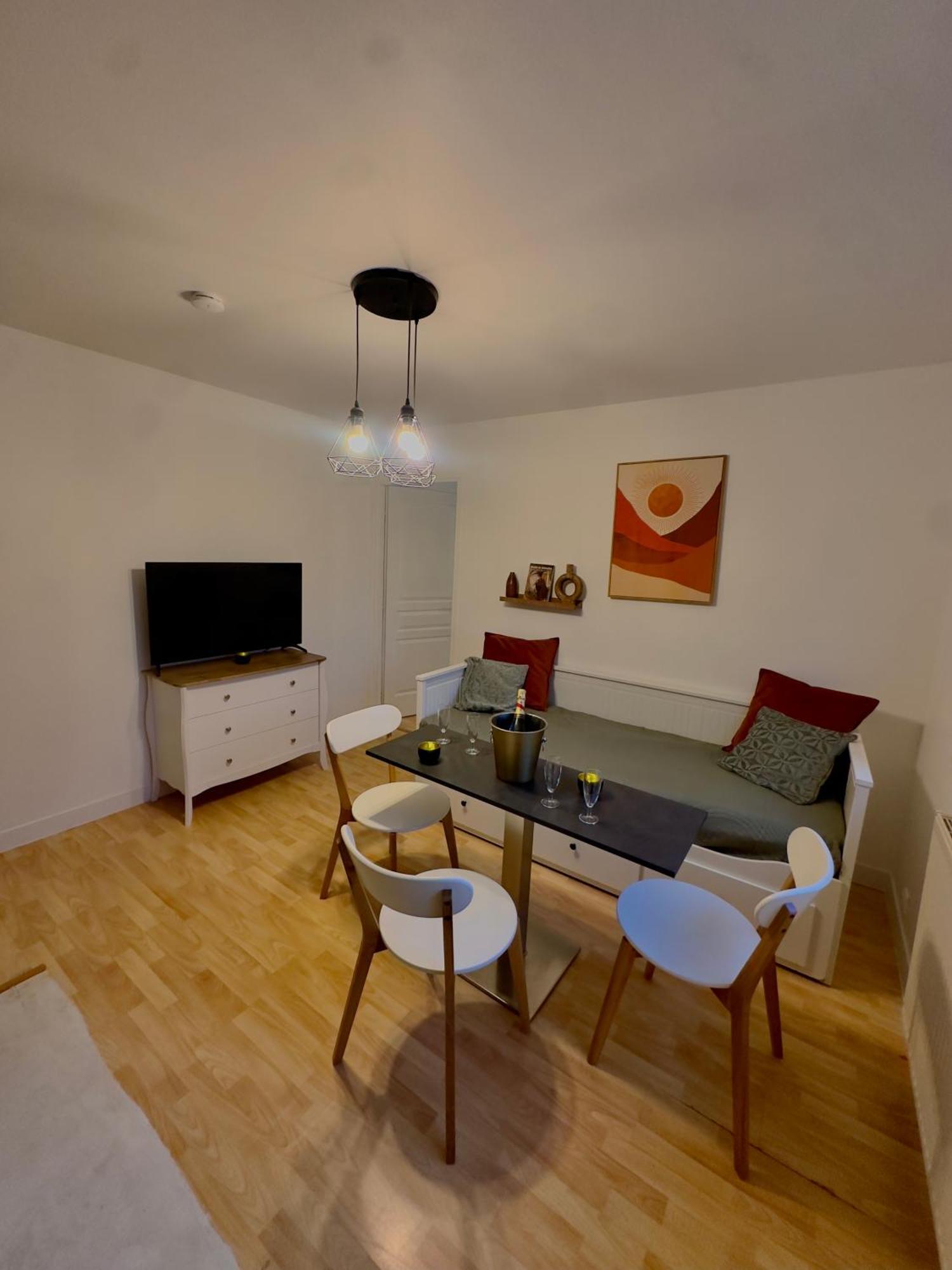 Appartement Chloe Du Lac Montferrat  Eksteriør billede